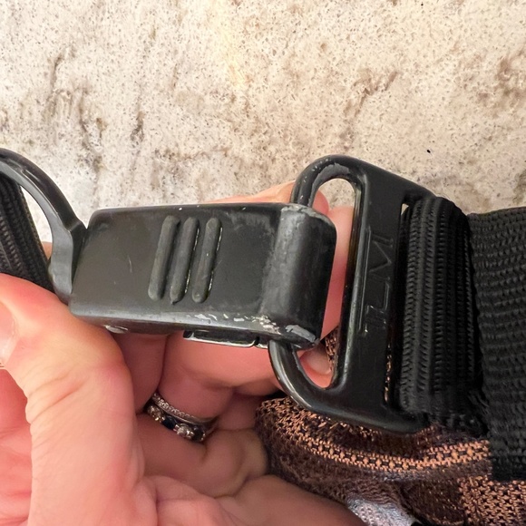 Tumi messenger bag - Picture 9 of 10